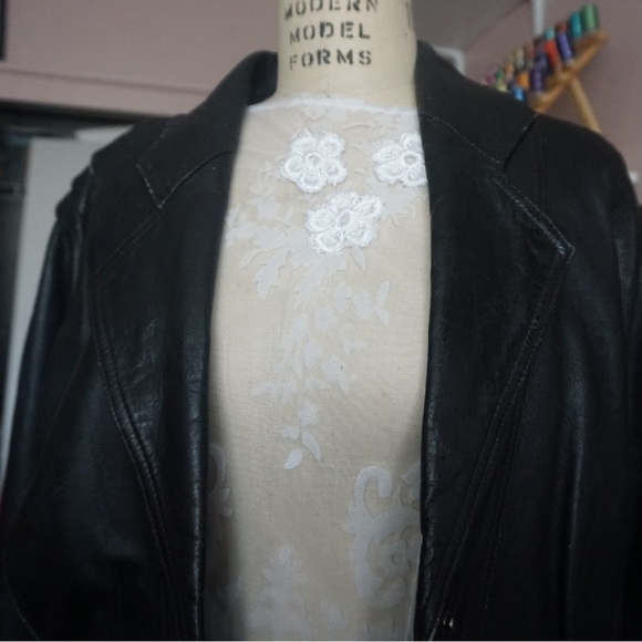 Vintage 90’s cropped leather jacket authentic leather - Picture 11 of 12